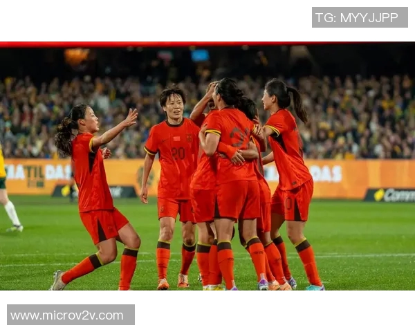 中国足球迎战澳大利亚全力争胜力求在国际赛场上再创辉煌